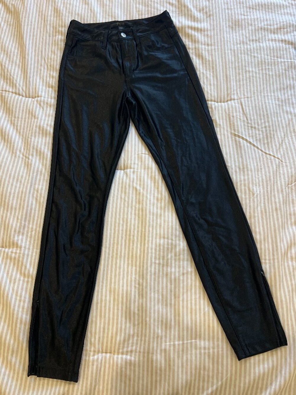 GUESS Black Shiny Coated Skinny Pants Ankle Zip Size 25